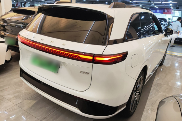 Xpeng G9 2023 immagine di auto #7