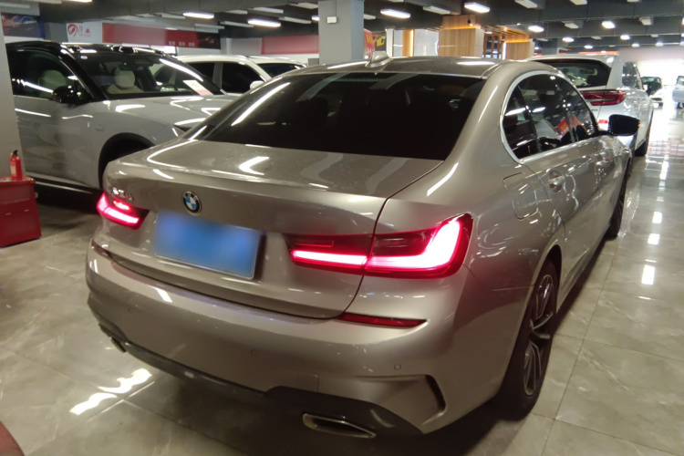 BMW 3 Series 2021 car image #7