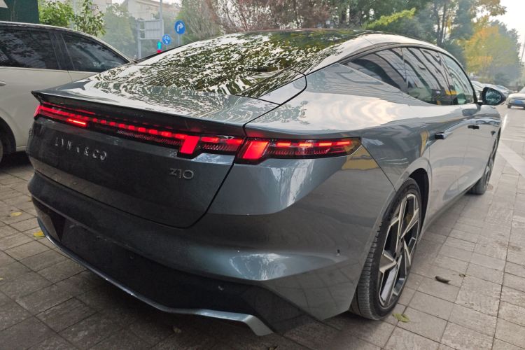 Lynk & Co 2024 car image #7