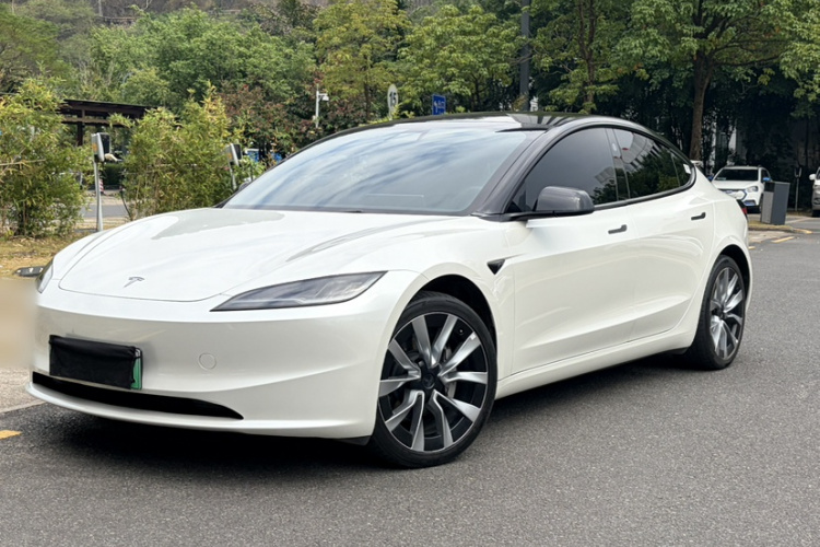 Tesla Model 3 2023 car image #7