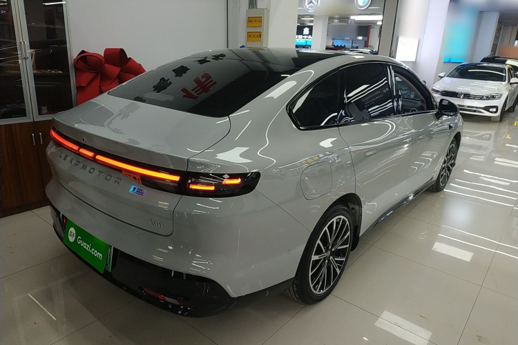 零跑汽车 零跑B01 2025 汽车图片 #7