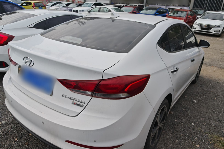 Hyundai Elantra AD 2019 car image #7