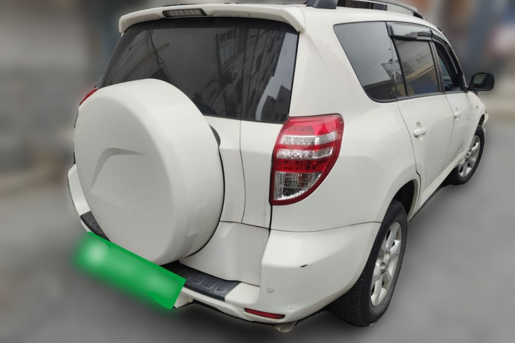 Toyota RAV4 2011 car image #7