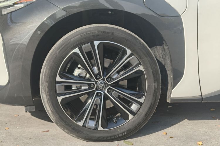 Toyota bZ4X 2022 immagine di auto #7