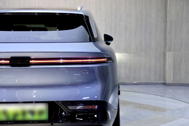 Zeekr 7X 2024 car image #7
