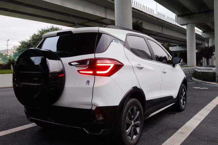 BYD Yuan New Energy 2018 car image #7