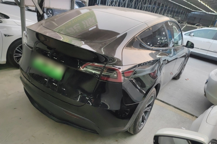 Tesla Model Y 2023 car image #7