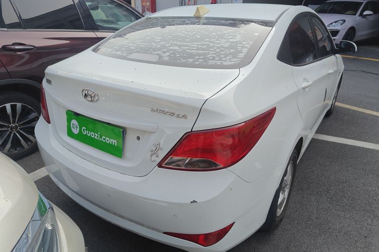 Hyundai Reina 2017 #7 Hyundai Reina 2017 car image #7