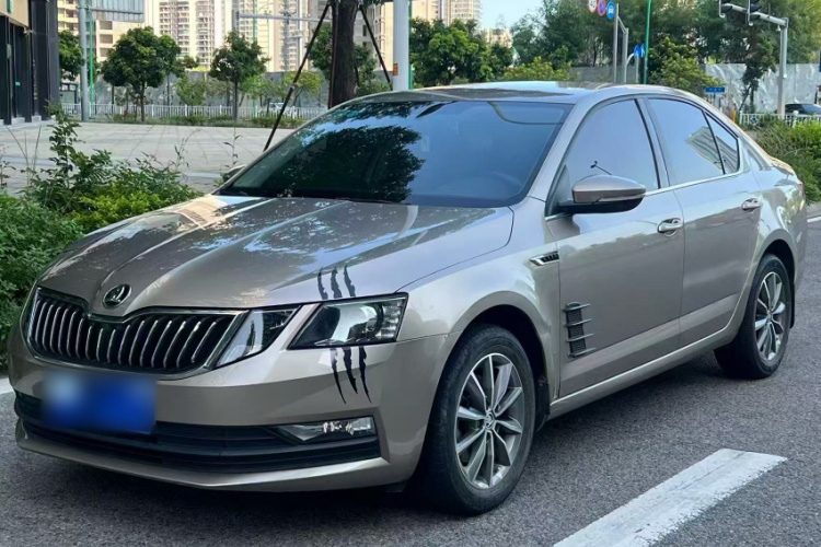 Skoda Octavia 2019 car image #7