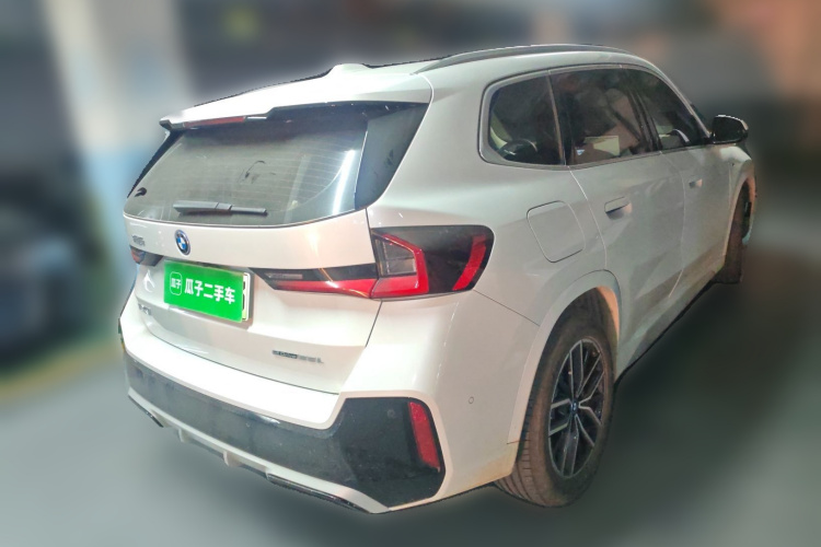 BMW iX1 2024 car image #7