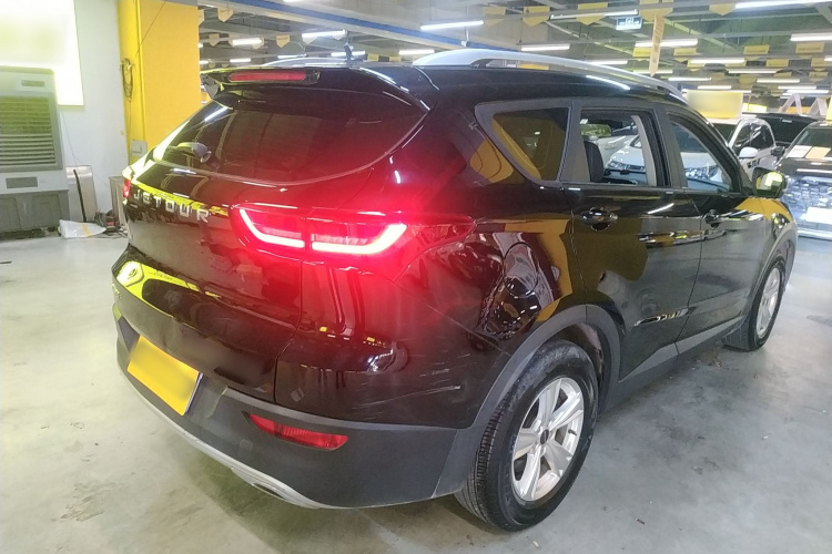 X70M 2022 image de voiture #7