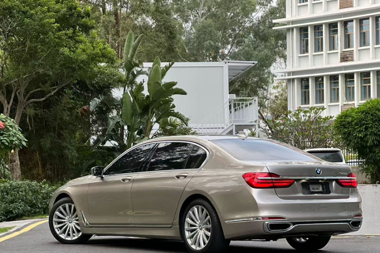 BMW 7 Series 2016 #7 BMW 7 Series 2016 car image #7