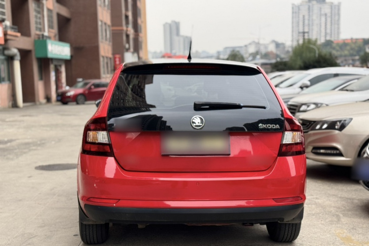 Skoda Rapid Spaceback 2016 immagine di auto #7