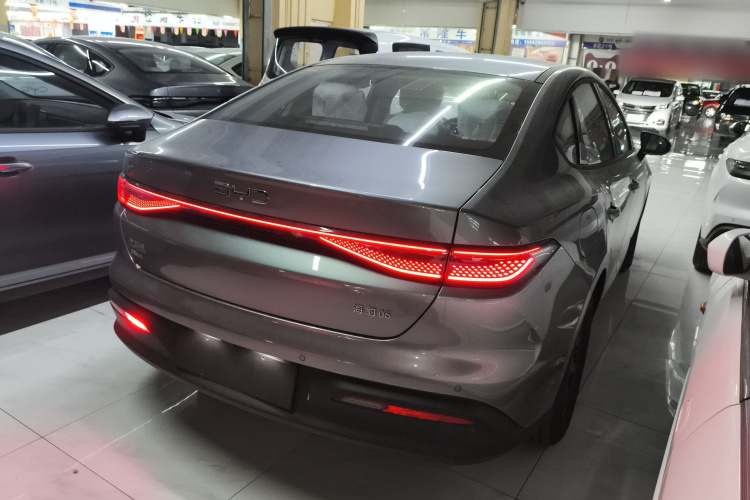 BYD Seal 05 DM-i 2025 car image #7