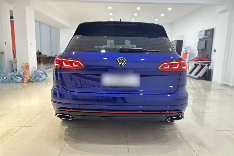 Volkswagen Touareg 2023 car image #7
