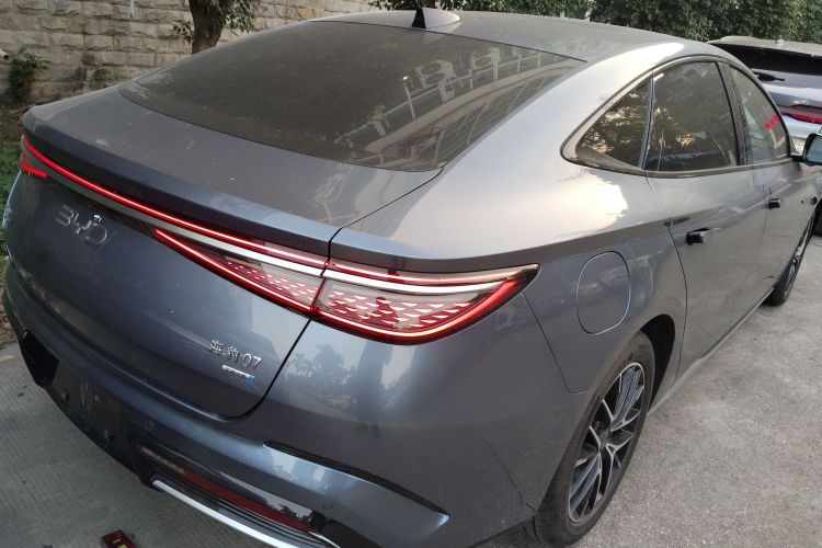BYD Seal 07 DM-i 2025 car image #7