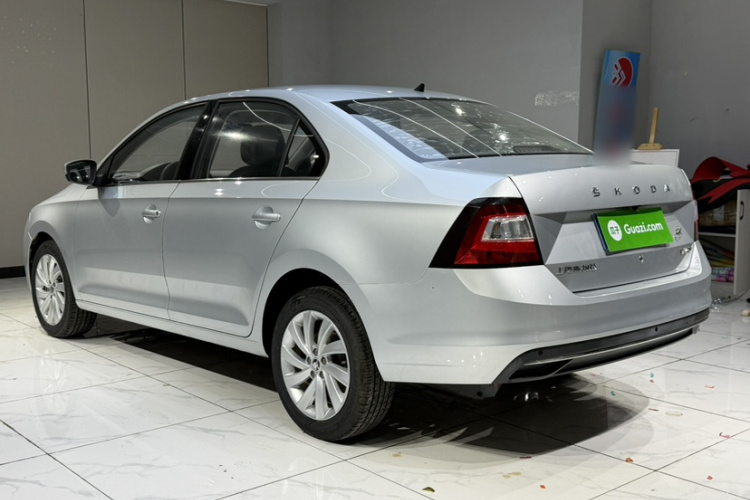 Skoda Rapid 2019 car image #7