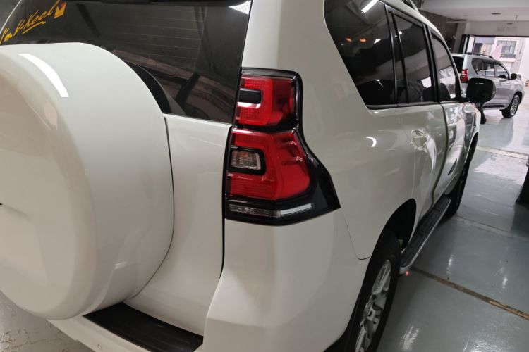 Toyota Land Cruiser Prado 2017 car image #7