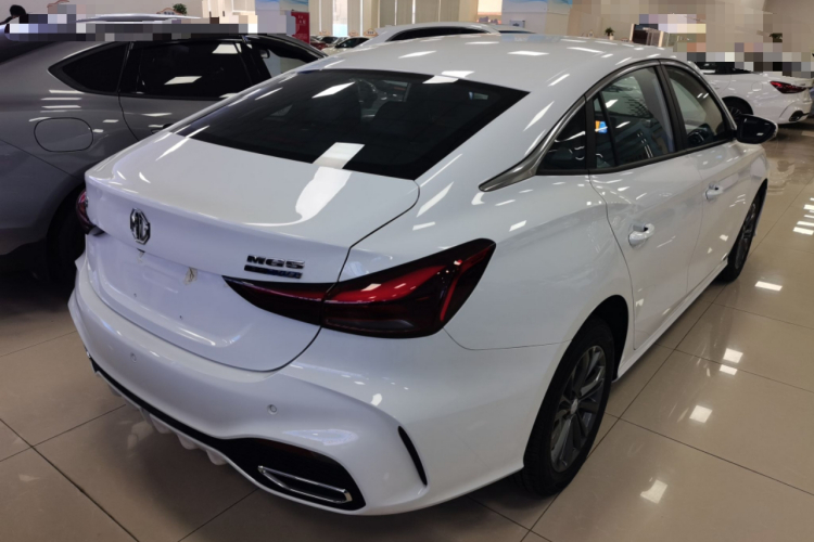 MG 5 2025 car image #7