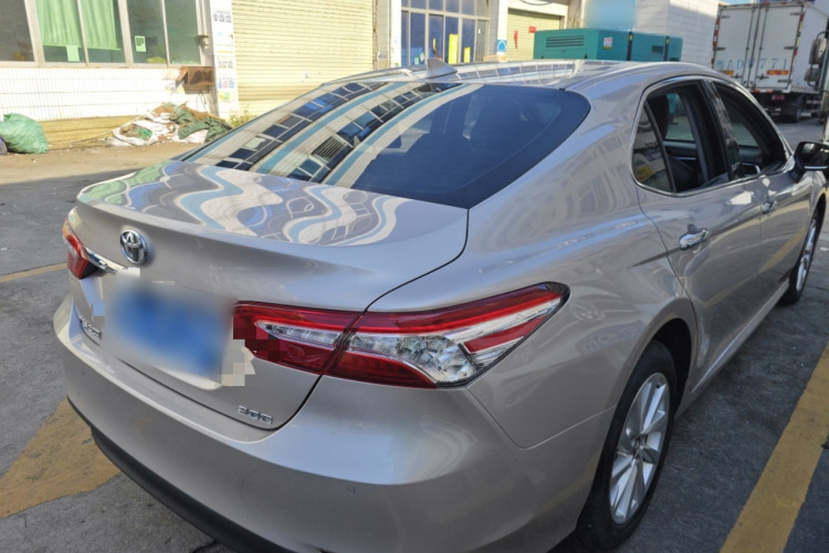 Toyota Camry 2022 immagine di auto #7