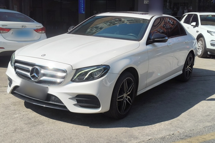 Mercedes-Benz E Class 2017 immagine di auto #7