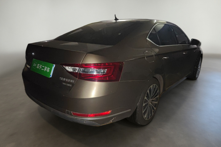 Skoda Superb 2019 #7 Skoda Superb 2019 car image #7