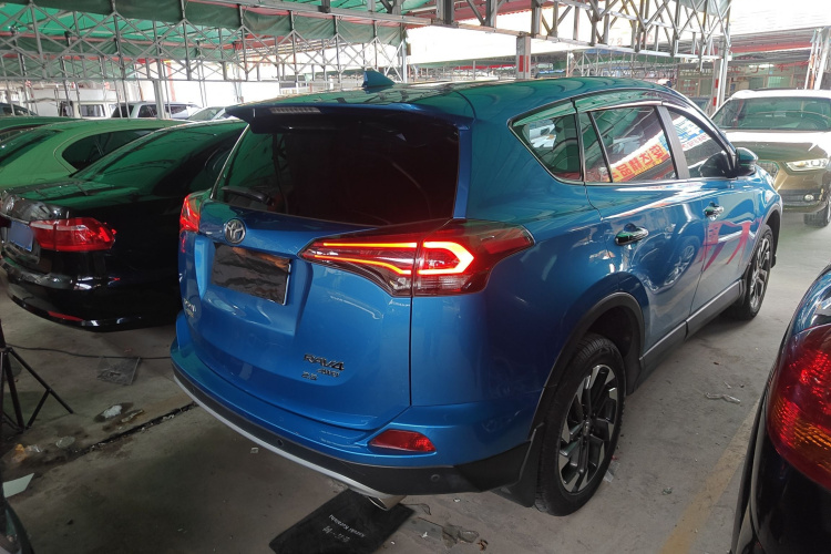 RAV4 2016 immagine di auto #7