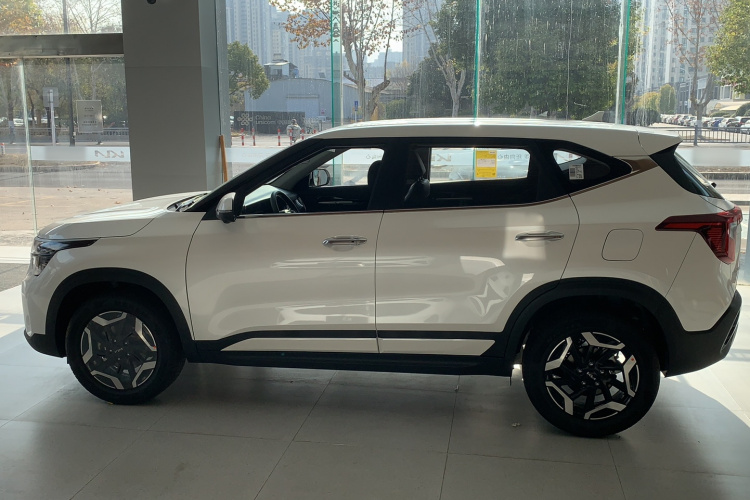 起亚 赛图斯 汽车图片 #7