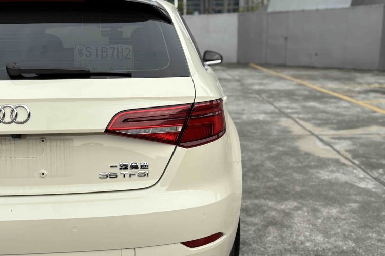 Audi A3 2018 car image #7