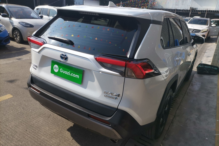 Toyota RAV4 2022 car image #7