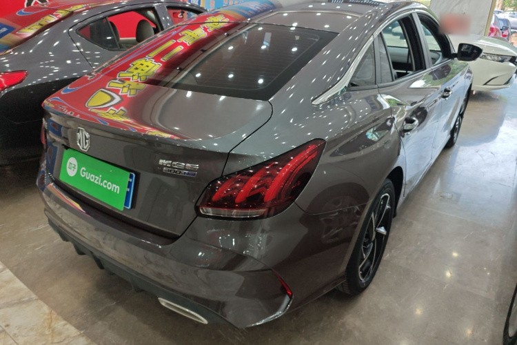 5 2021 immagine di auto #7
