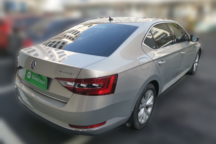 Skoda Superb 2018 #7 Skoda Superb 2018 car image #7