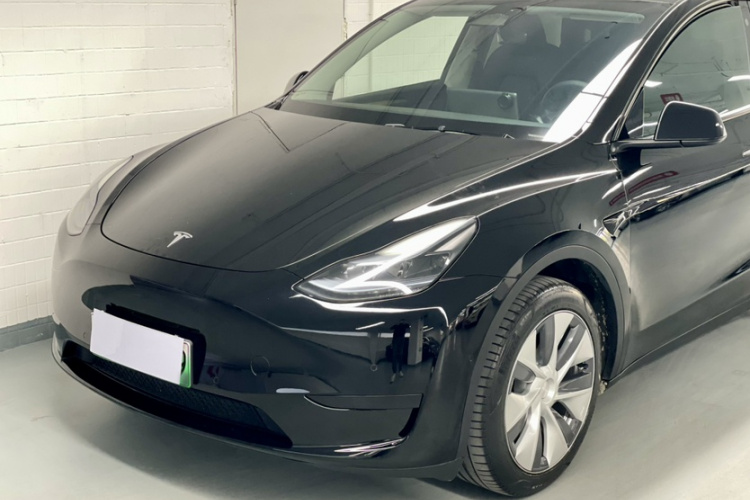 Tesla Model Y 2023 car image #7