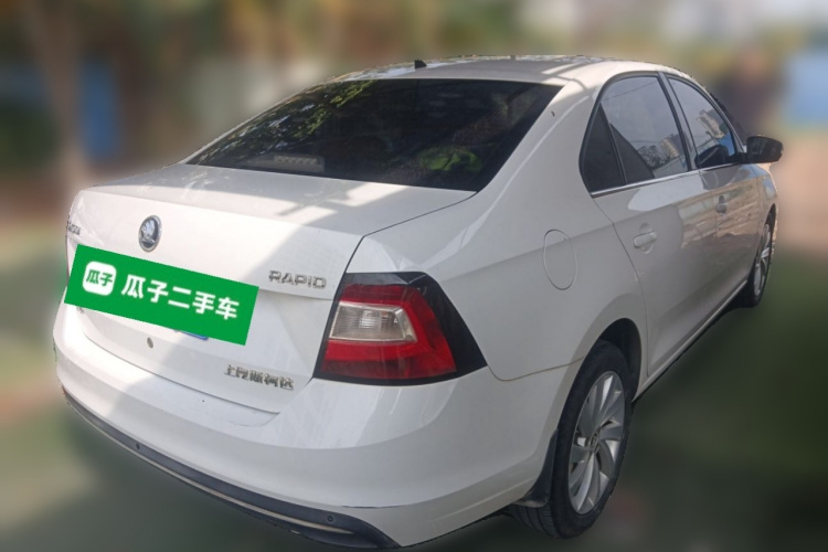 Skoda Rapid 2017 car image #7