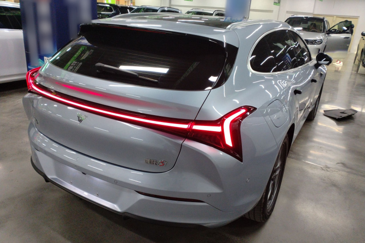 哪吒汽车 哪吒S猎装 2025 汽车图片 #7