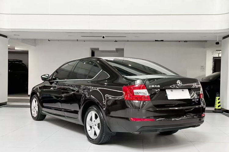 Skoda Octavia 2015 car image #7