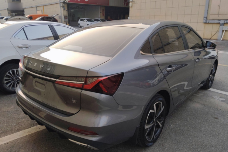 Roewe i5 2023 #7 Roewe i5 2023 car image #7