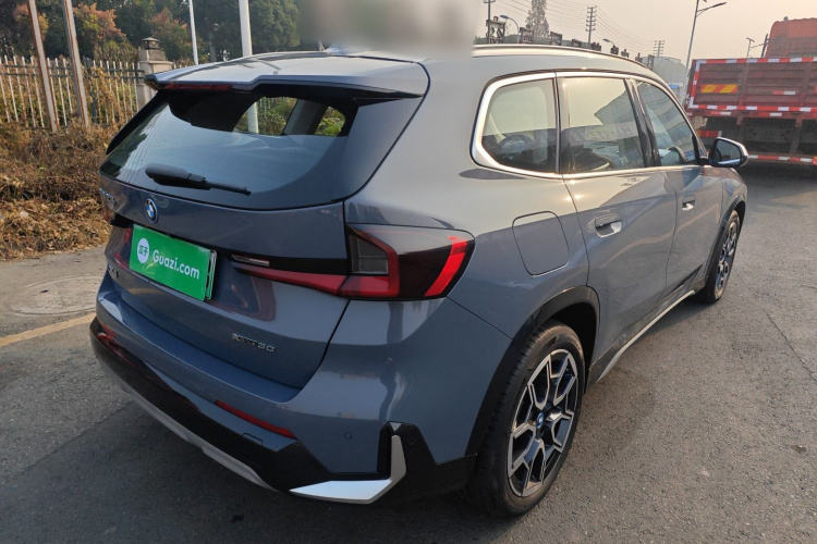 BMW iX1 2023 car image #7