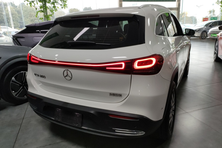 Mercedes-Benz EQA Class 2022 immagine di auto #7