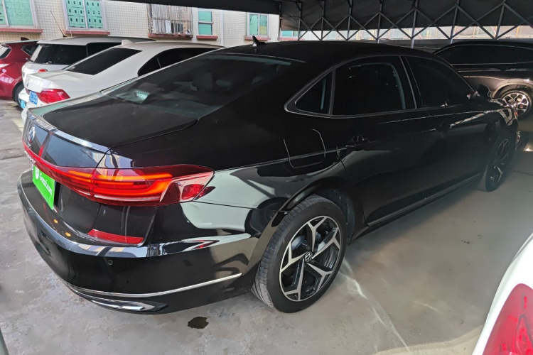 Volkswagen Passat 2024 car image #7