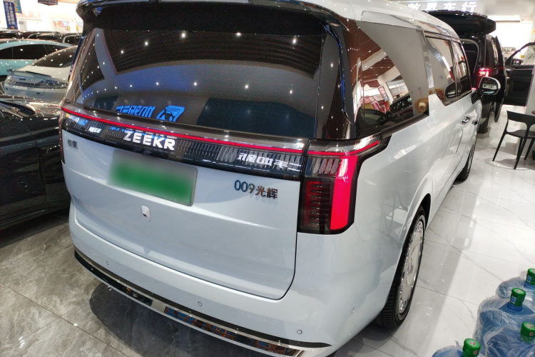 极氪 极氪009 2025 汽车图片 #7