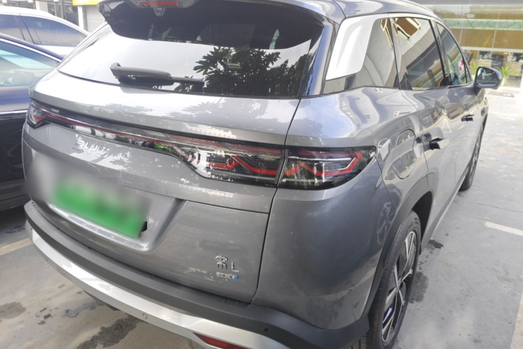 BYD SongL DM-i 2025 car image #7