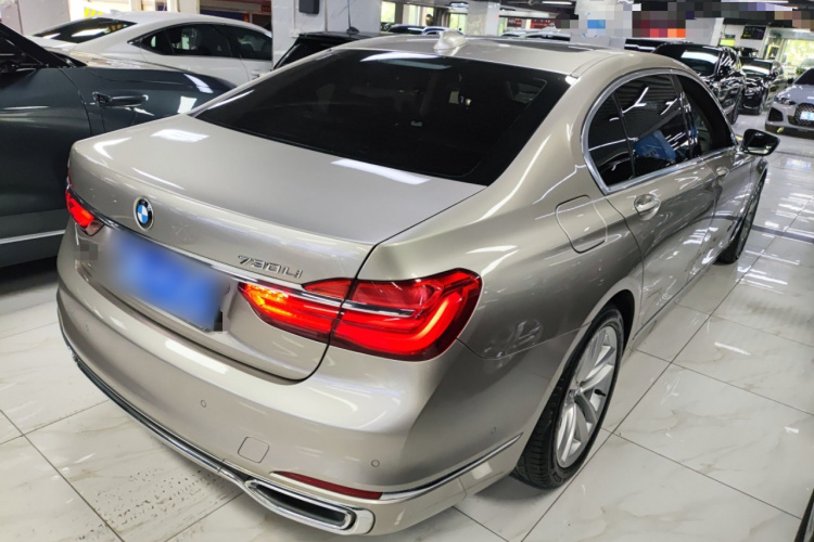 BMW 7 Series 2019 #7 BMW 7 Series 2019 car image #7
