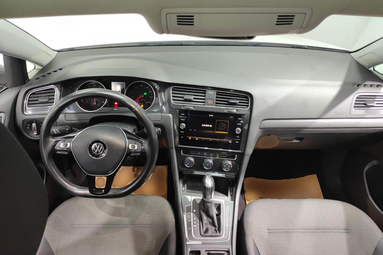 Volkswagen Golf (Imported) 2020 immagine di auto #7