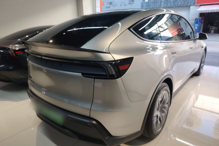 特斯拉 Model Y L 2025 汽车图片 #7
