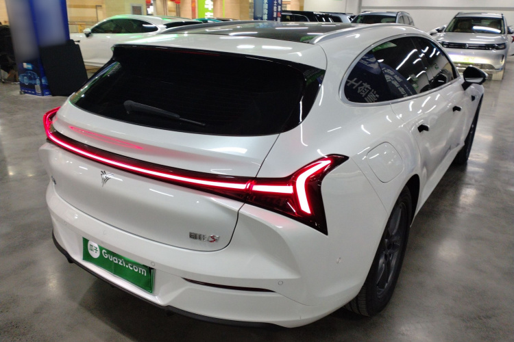 哪吒汽车 哪吒S猎装 2025 #7 哪吒汽车 哪吒S猎装 2025 汽车图片 #7