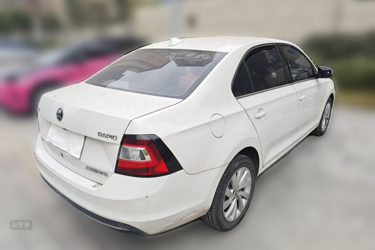 Skoda Rapid 2018 car image #7