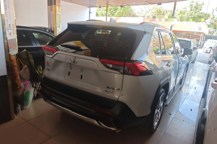 Toyota RAV4 2020 car image #7