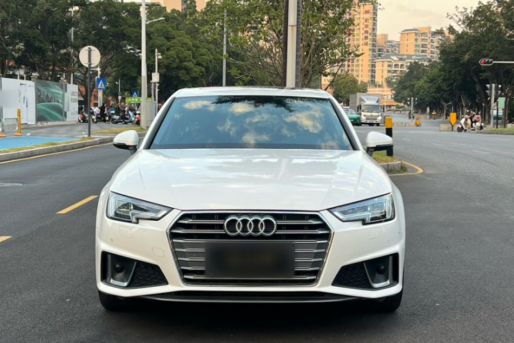Audi A4L 2019 immagine di auto #7