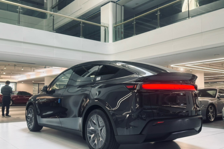 特斯拉 Model Y L 2025 汽车图片 #7